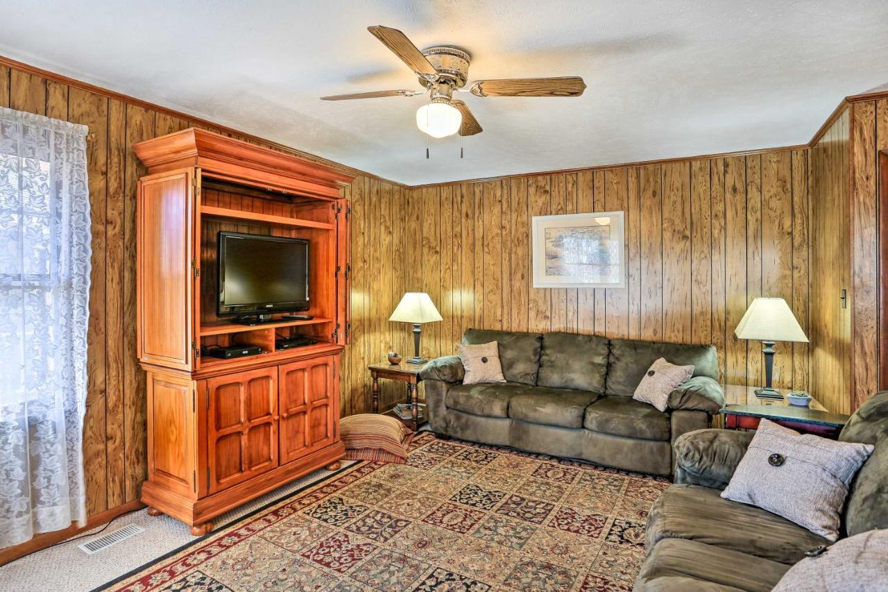 Lake Waccamaw Home With Fenced Yard And Shared Pier! المظهر الخارجي الصورة