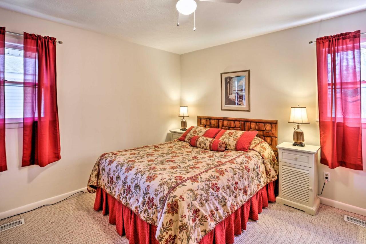 Lake Waccamaw Home With Fenced Yard And Shared Pier! المظهر الخارجي الصورة