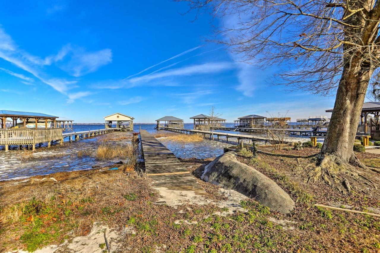 Lake Waccamaw Home With Fenced Yard And Shared Pier! المظهر الخارجي الصورة
